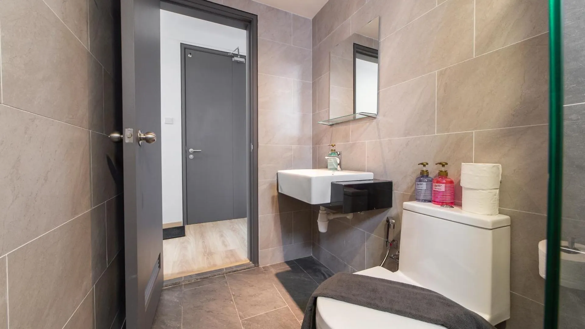 Emporis Service Apartment By Sleepy Bear Petaling Jaya