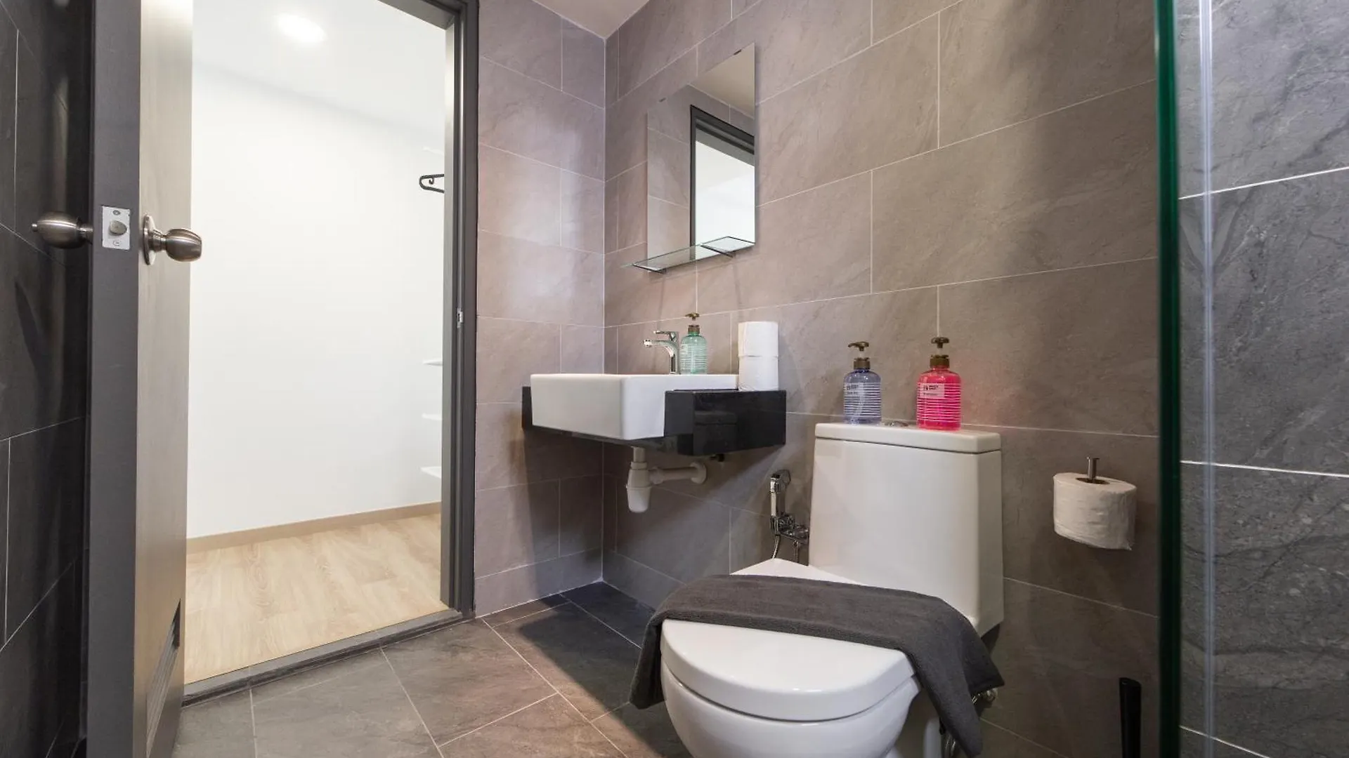 Emporis Service Apartment By Sleepy Bear Petaling Jaya